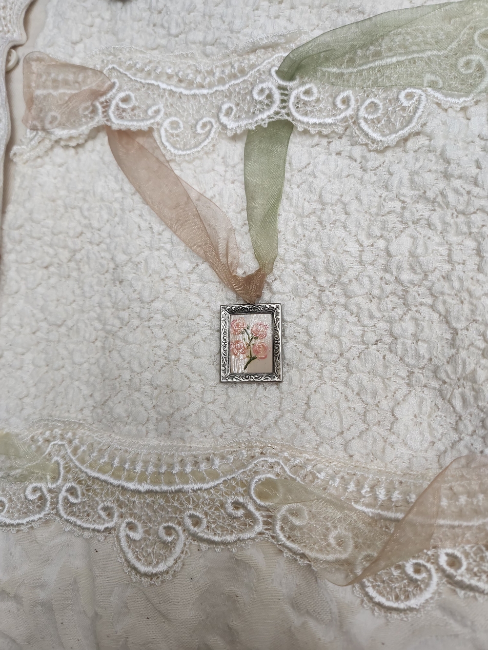 Vintage Taylor Cream and Peach Layered Lace Button-Down Top - Picture 11 of 16